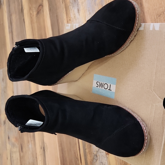 Toms Shoes - Toms, size 7.5, Black Microfiber material